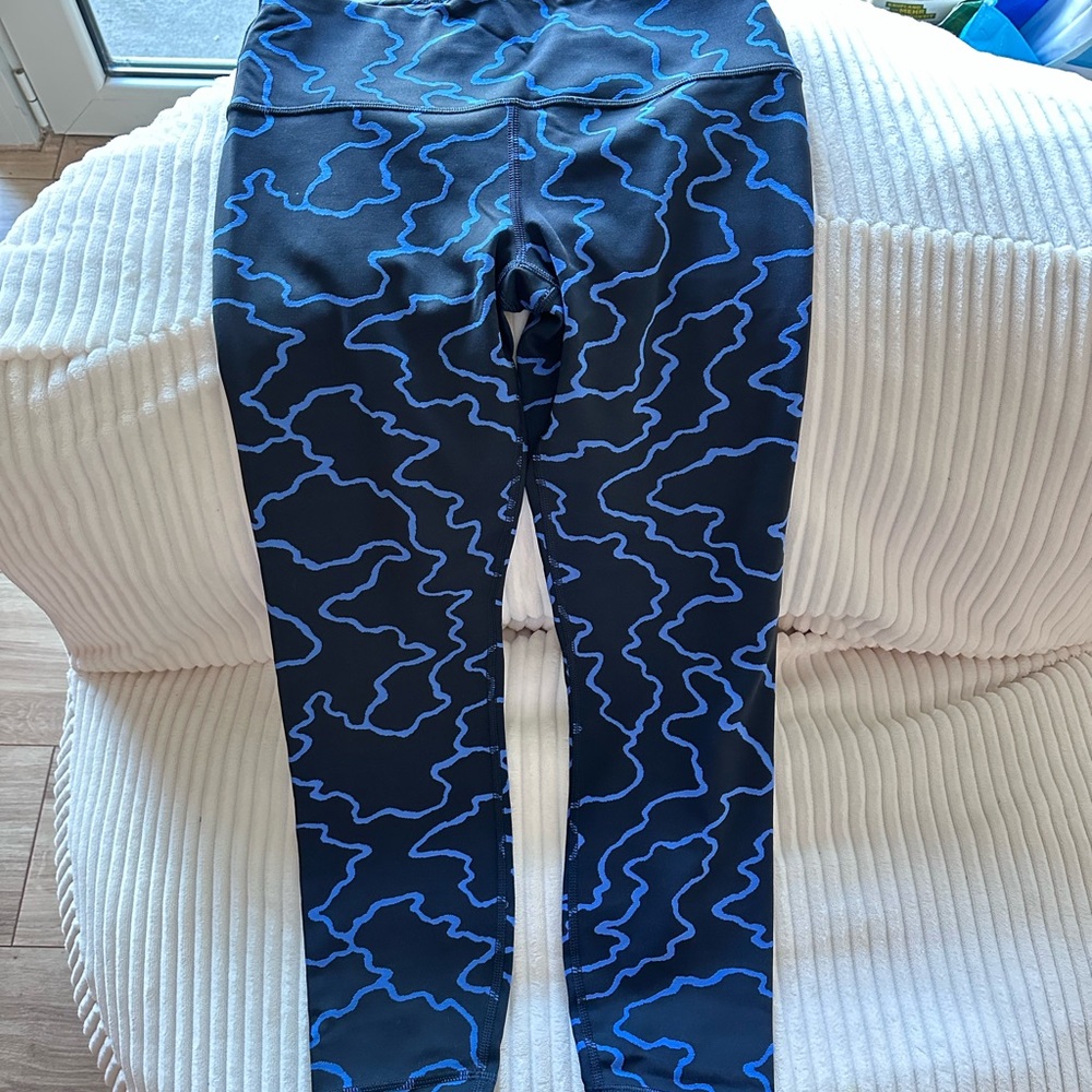 Athleta Women's Black and Blue Patterned Leggings